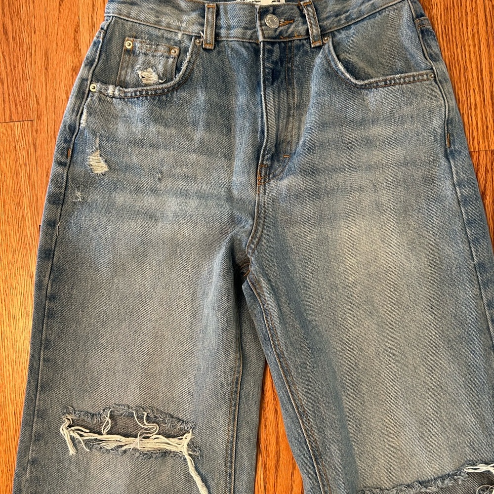 Pull&Bear Boyfriend Jeans, Distressed and Ripped Detail, High Waist, Size 4 / 25 - Picture 2 of 15